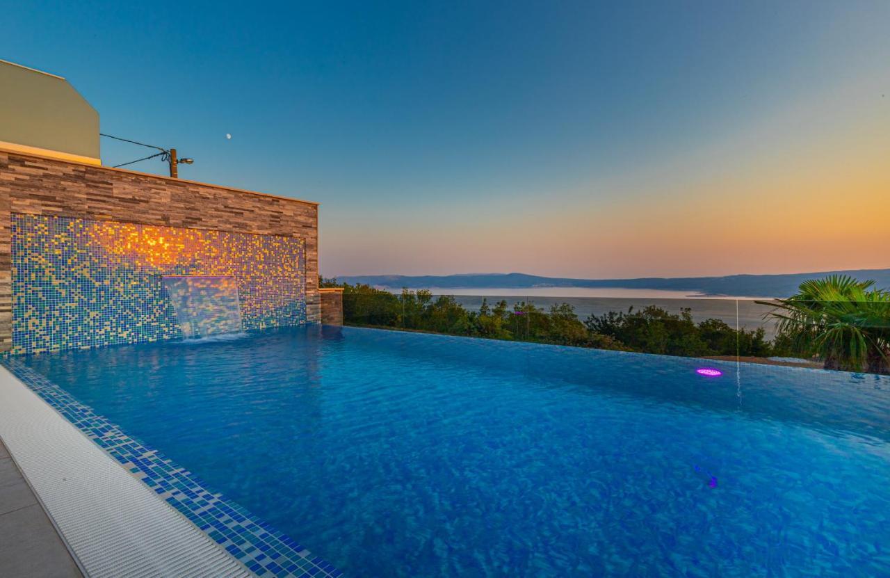 Luxury Villa Lorena With Heated Pool, Jacuzzi,Sauna And Seaview Crikvenica Exteriör bild