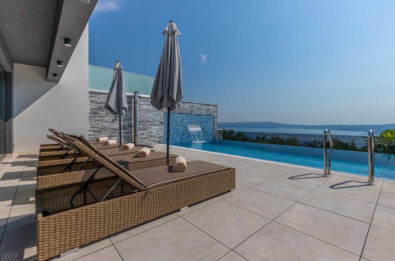 Luxury Villa Lorena With Heated Pool, Jacuzzi,Sauna And Seaview Crikvenica Exteriör bild