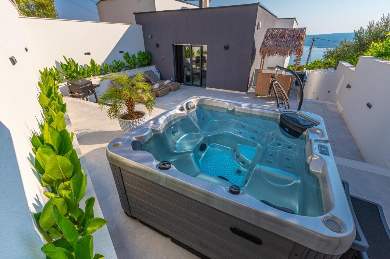 Luxury Villa Lorena With Heated Pool, Jacuzzi,Sauna And Seaview Crikvenica Exteriör bild